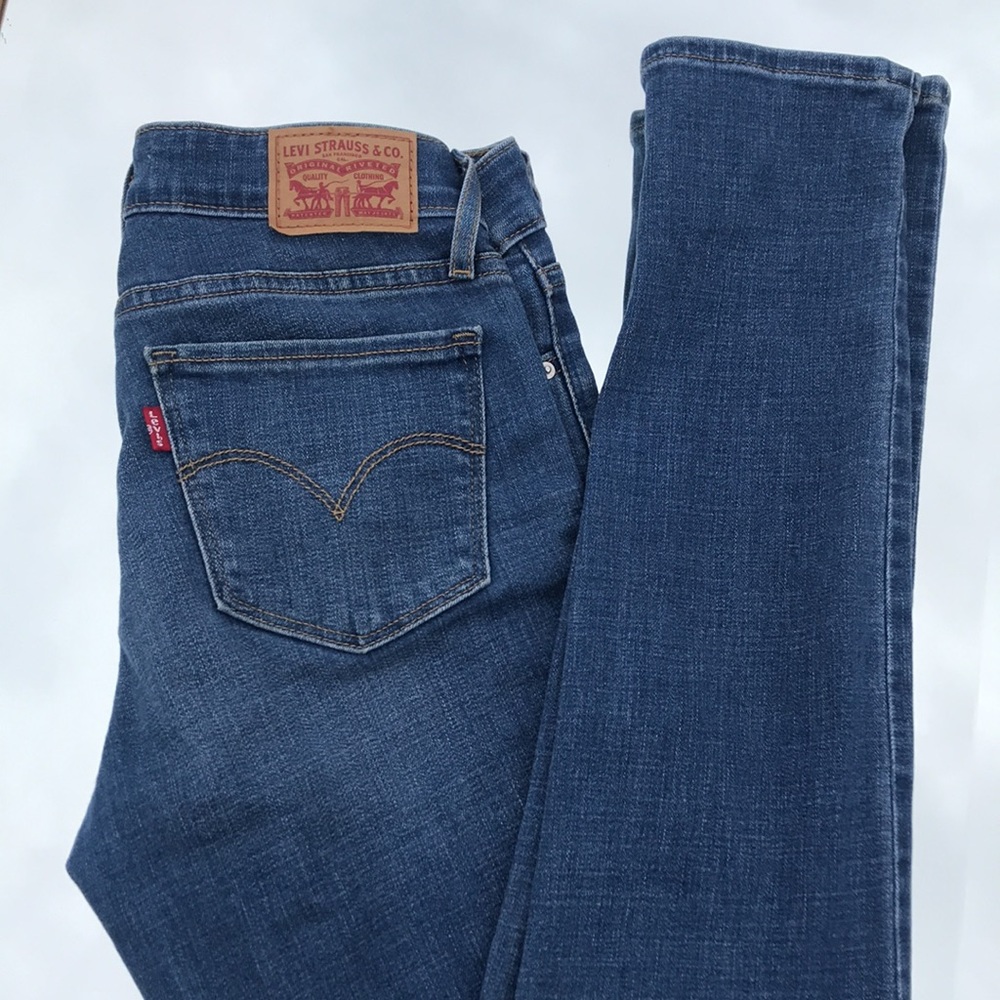Levi’s jeans. Stretchy material
